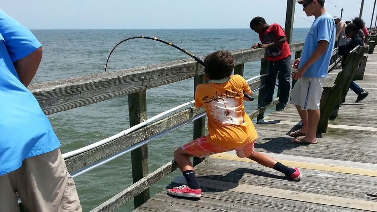 Giant Stingray Fishing From Oak Island (Yaupon) Pier!