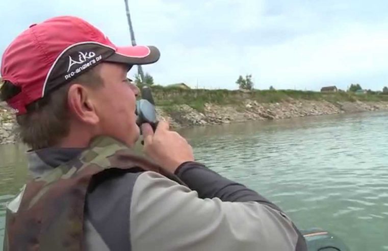 Джиг на большой реке. Ловля щуки в Новосибирске с лодки. Урок №2